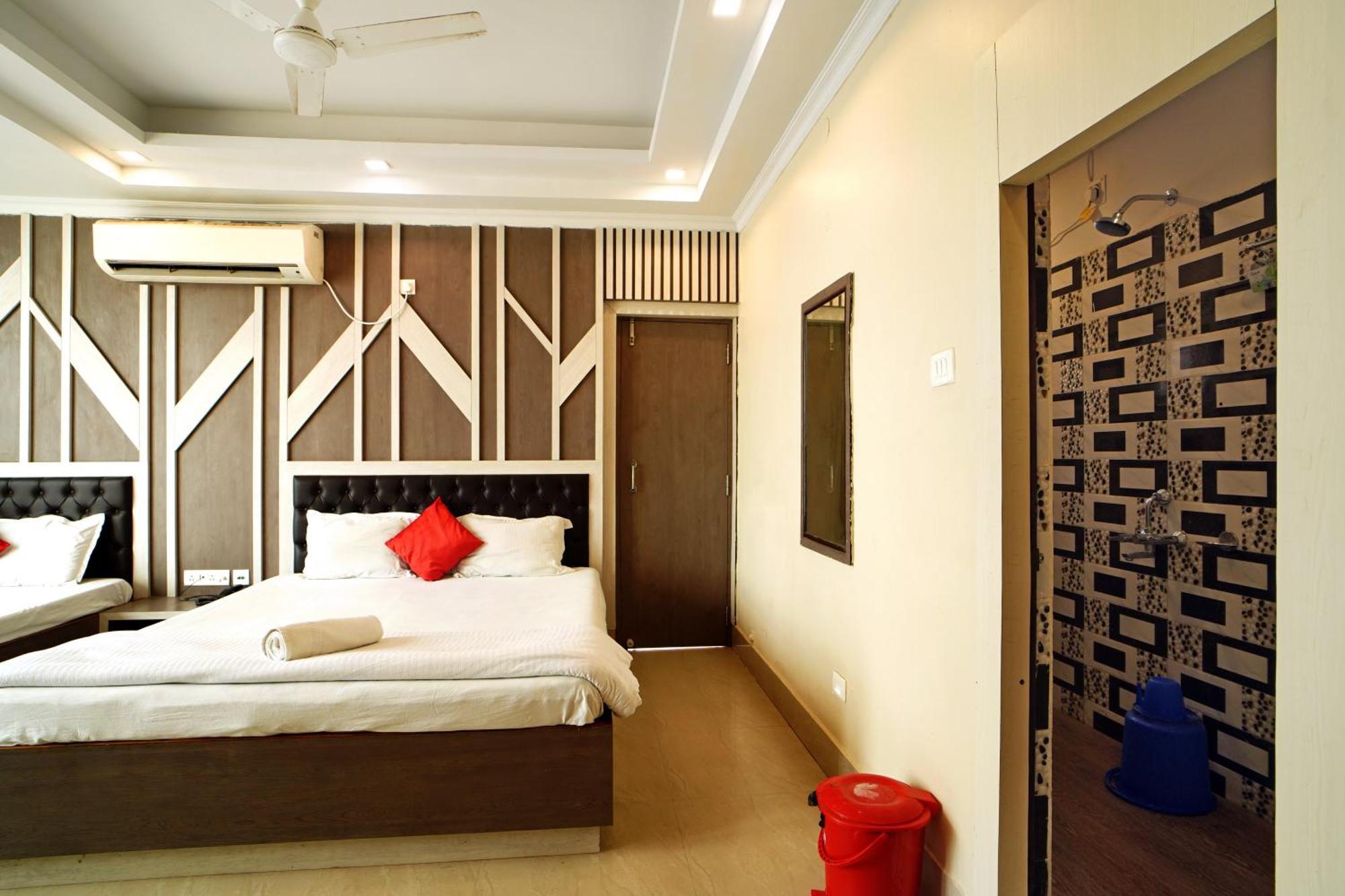 Royal Sea View !! Beach Front With Free Wifi !! Digha  Buitenkant foto