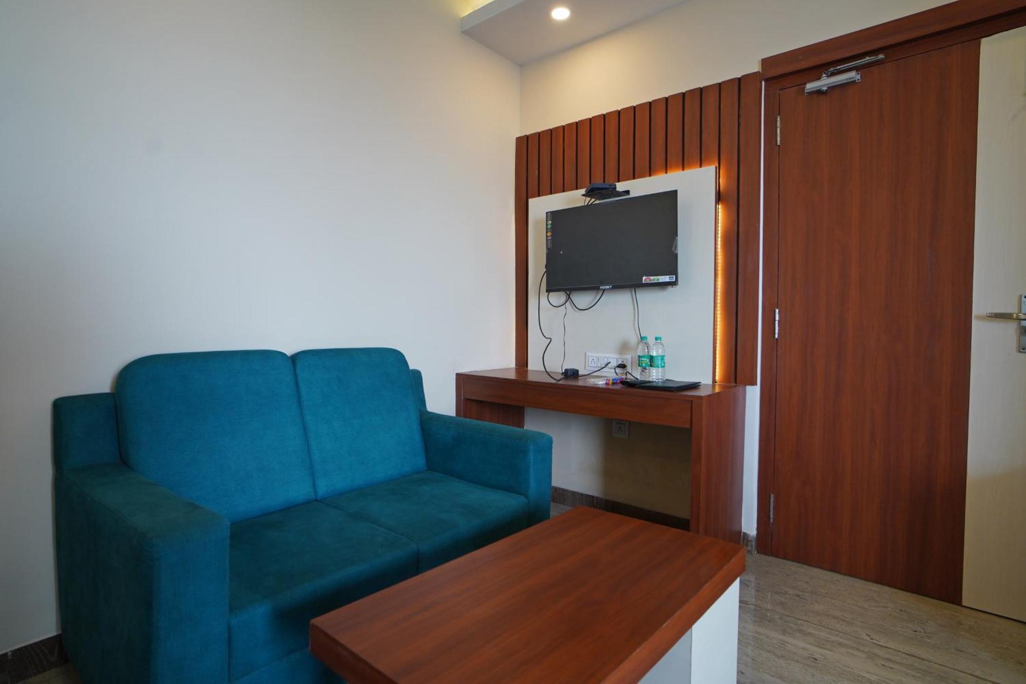 Royal Sea View !! Beach Front With Free Wifi !! Digha  Buitenkant foto