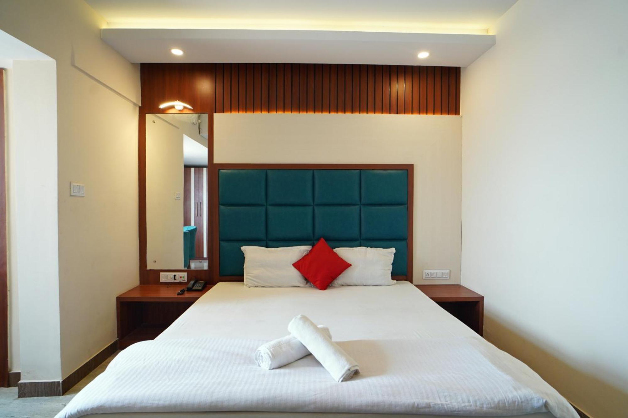 Royal Sea View !! Beach Front With Free Wifi !! Digha  Buitenkant foto