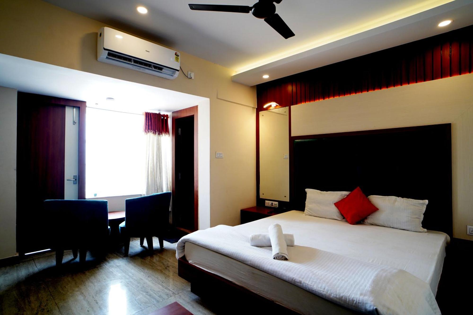 Royal Sea View !! Beach Front With Free Wifi !! Digha  Buitenkant foto