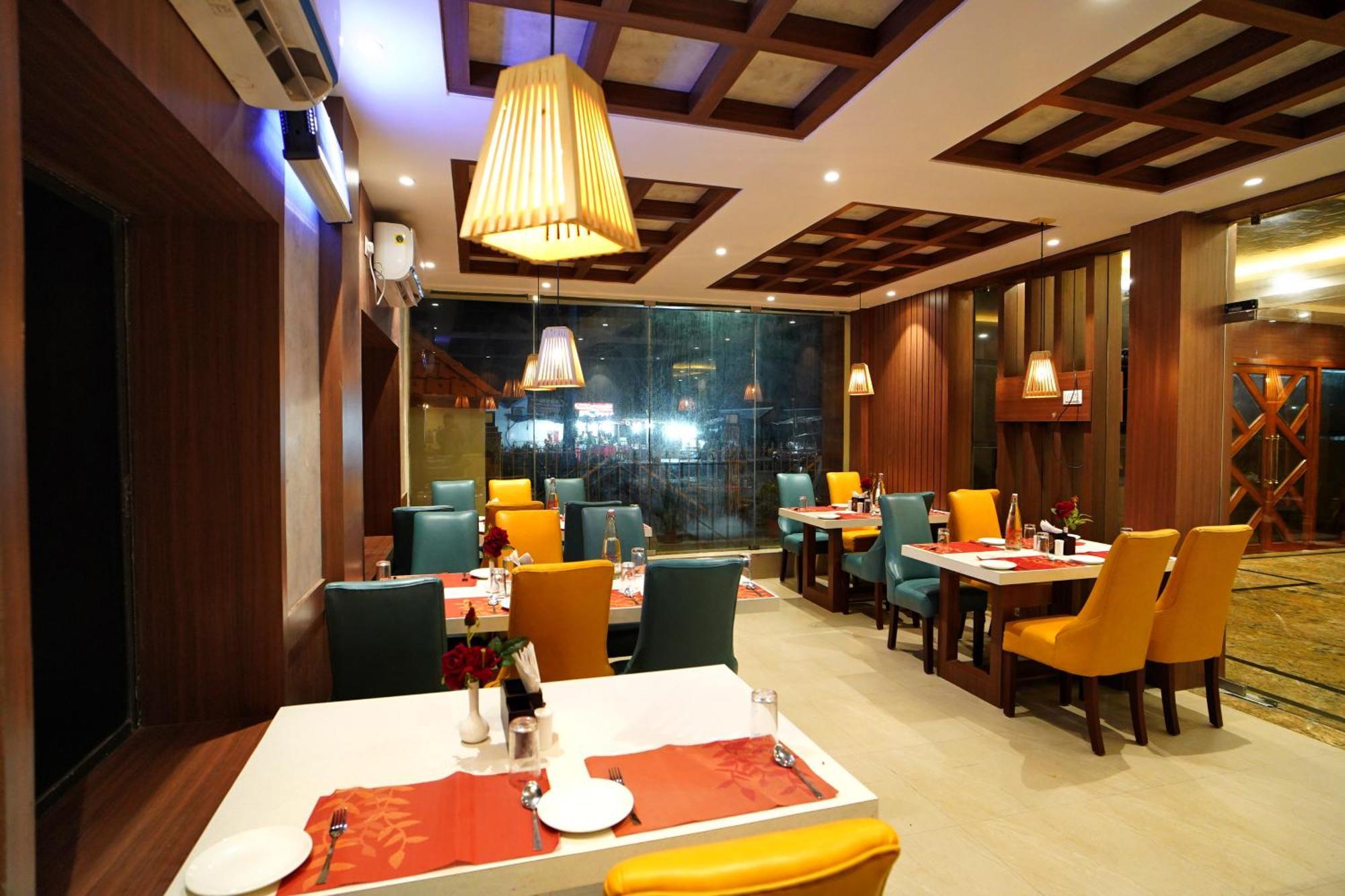 Royal Sea View !! Beach Front With Free Wifi !! Digha  Buitenkant foto