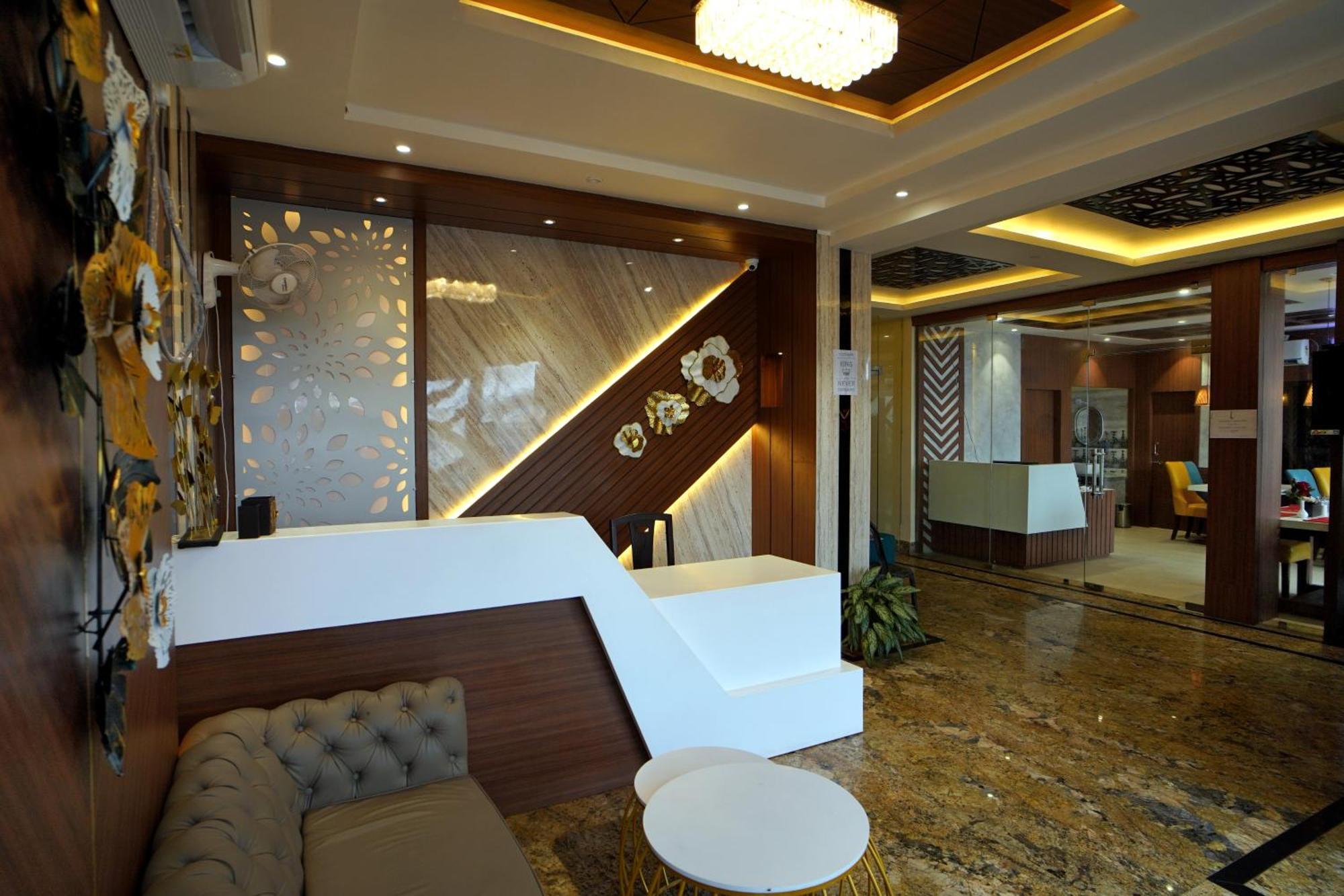 Royal Sea View !! Beach Front With Free Wifi !! Digha  Buitenkant foto