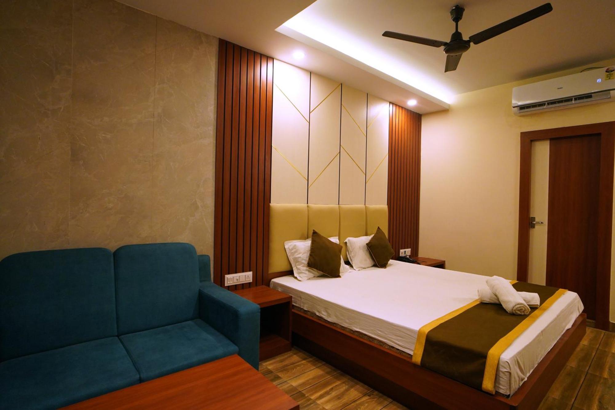 Royal Sea View !! Beach Front With Free Wifi !! Digha  Buitenkant foto
