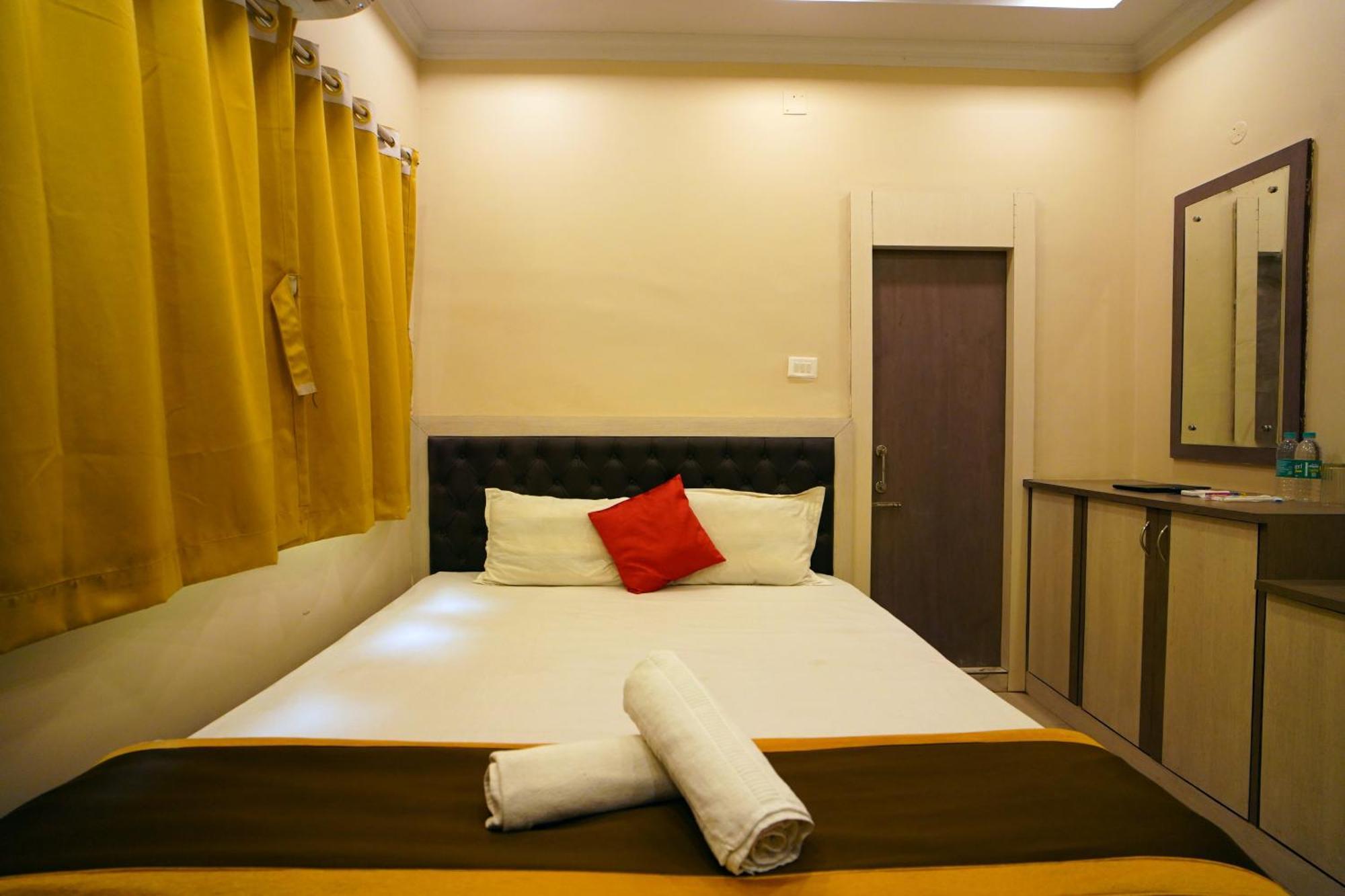 Royal Sea View !! Beach Front With Free Wifi !! Digha  Buitenkant foto