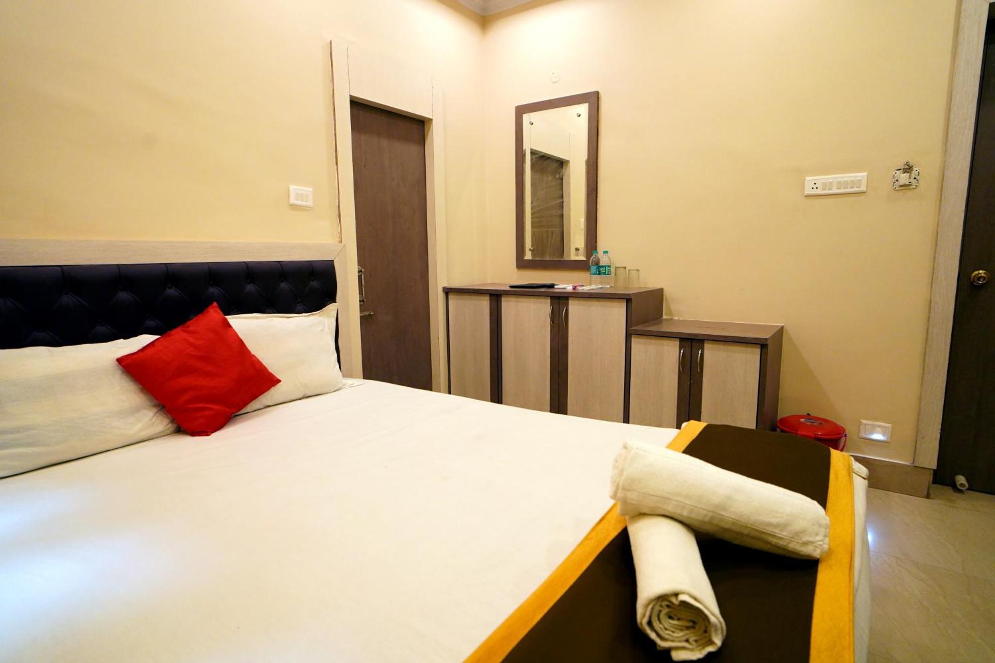 Royal Sea View !! Beach Front With Free Wifi !! Digha  Buitenkant foto